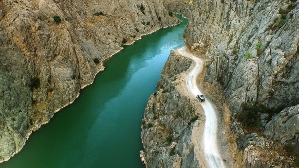 Foto - Sakin şehir Kemaliye, yaz aylarında ilçe nüfusunun 10 katı ziyaretçi ağırlıyor