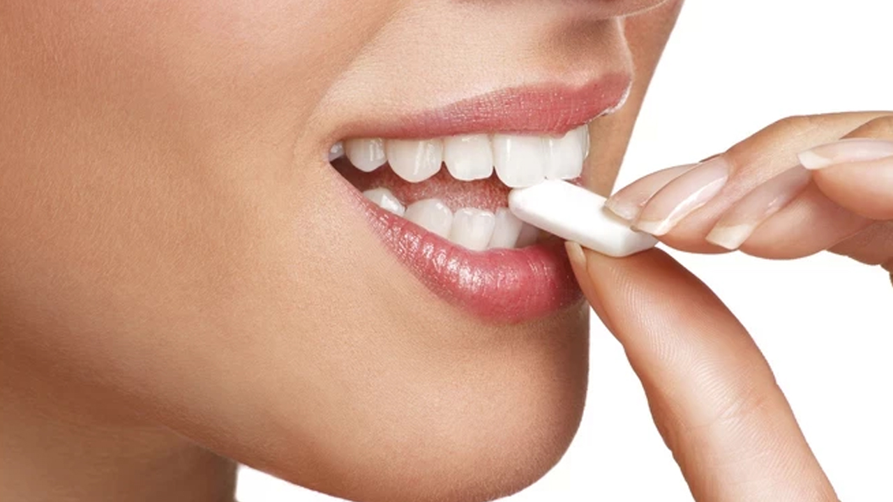 Sakız çiğnerken kanser riskinizi artırmayın! Stres atmak için sakızlar sanıldığı kadar masum değil: Hasta olma sebebi 