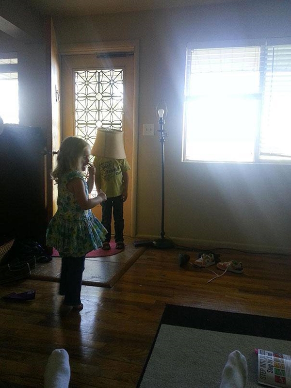 Foto - Saklambaç oynarken saklandığını sanan çocuklar güldürüyor!