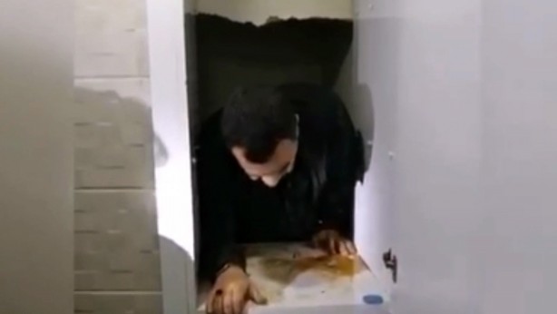 Foto - Saklandığı yerde sobelenen zanlı polisi görünce şoke oldu!