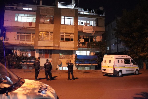 Foto - Saksıları düzeltirken canından oldu