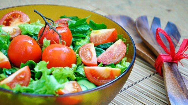 Foto - Salata yemek zayıflatır mı?