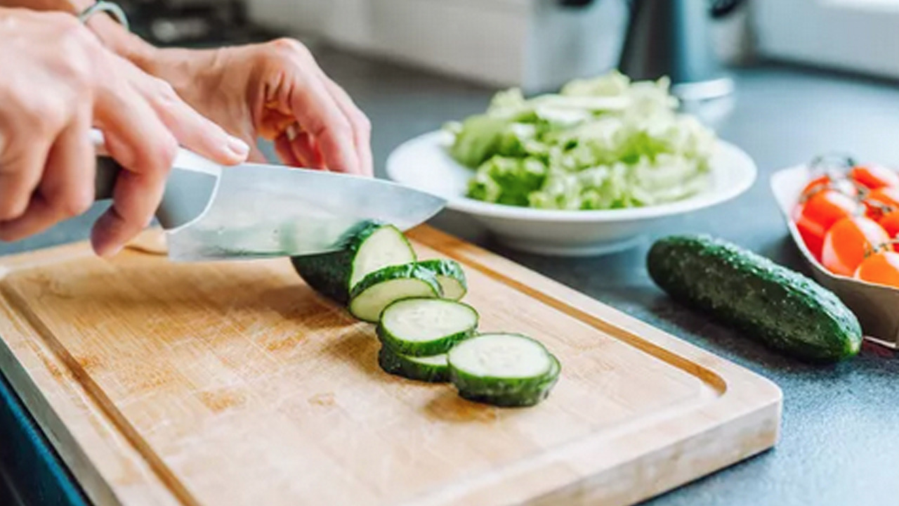 Foto - Kanser riskini azaltır! Kimse farkında değil! Efsane salatalık tarifi! 