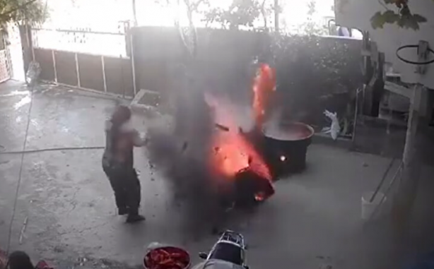 Foto - Salça kazanı bomba gibi patladı