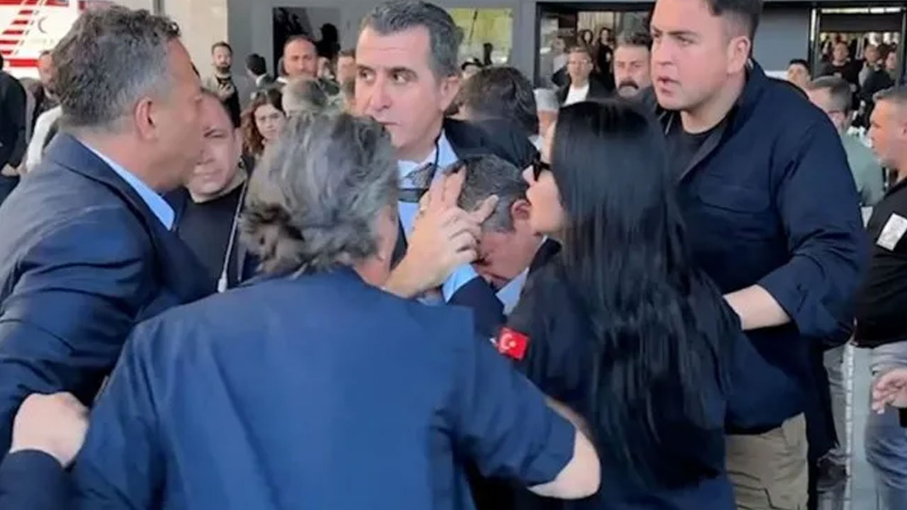 Foto - Saldırganın yeni görüntüleri çıktı! Koruma mı Özgür’ü koruyor Özgür mü korumayı koruyor?