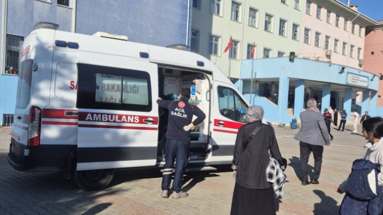 Foto - Saldırganla ilgili detaylar dikkat çekti! İşte ortaokulda dehşet saçan öğrencinin gözaltına alındığı anlar