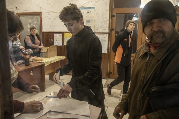 Foto - Saldırı altındaki kentte durum vahim! Yemek bulamıyorlar