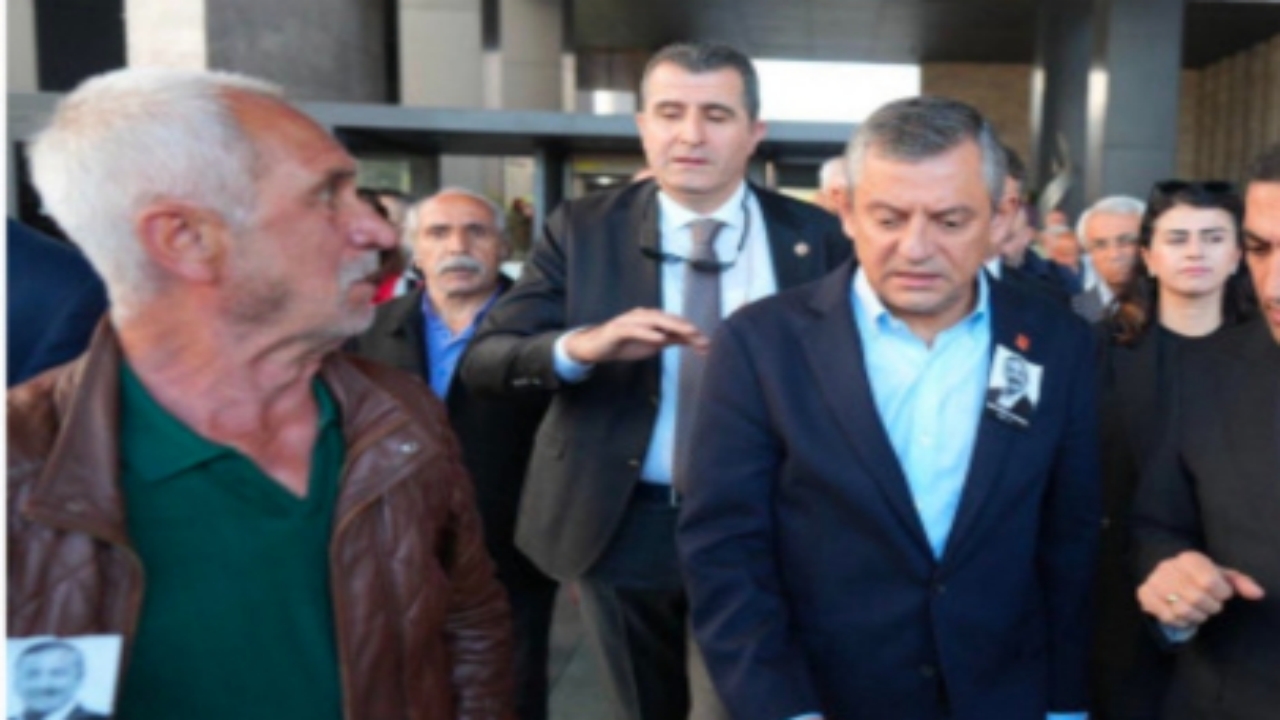 Foto - Saldırı sonrası ilk grup toplantısında Özgür Özel böyle coştu! Sakin ol şampiyon