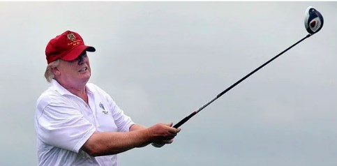 Foto - Salgın da neymiş? Golf varken! Trump’a tepki