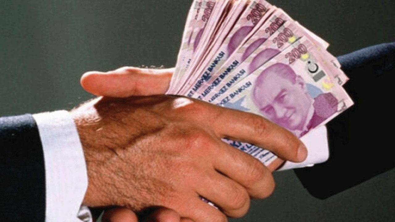 Foto - Salih Tuna'dan olay çıkış: Hükümet çıksın 560 milyarı emeklilere birer maaş olarak dağıtacağız desin