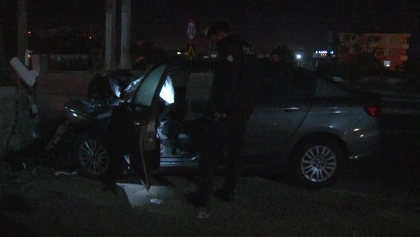 Foto - Samandıra gişelerde araç bariyere çarptı: 1 yaralı