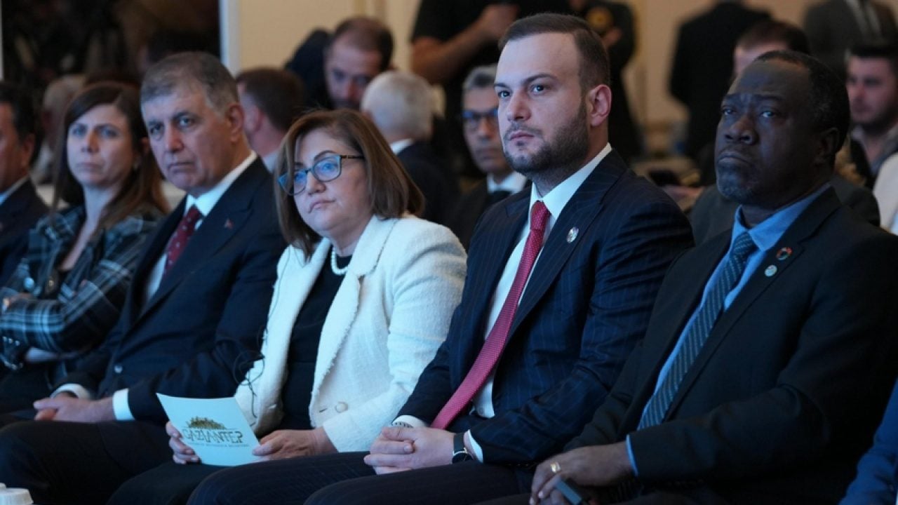 Foto - Samed Ağırbaş: Yerelde Hazır Projeler Var, Dünyanın Bu Projelere Giden Yolu Açması Gerekiyor