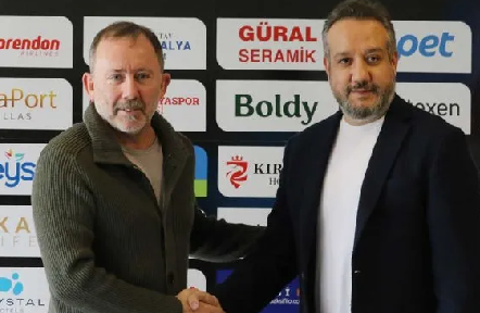 Foto - Samet Aybaba o ismi resmen paylaştı! Gündem oldu: Binbir takla atıp yine aynı hoca mı? Tartışma çıkacak!