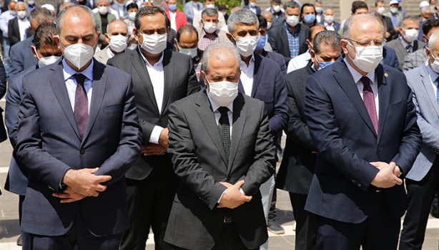 Foto - Şamil Tayyar'ın babası Hüseyin Tayyar son yolculuğuna uğurlandı