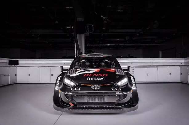 Foto - Şampiyon... Toyota 2024’te pistlerde ve parkurlarda yarışacak araçlarını sergiledi!