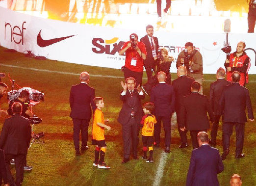 Şampiyon'dan yine sürpriz bir hamle... Şok eden gelişme: