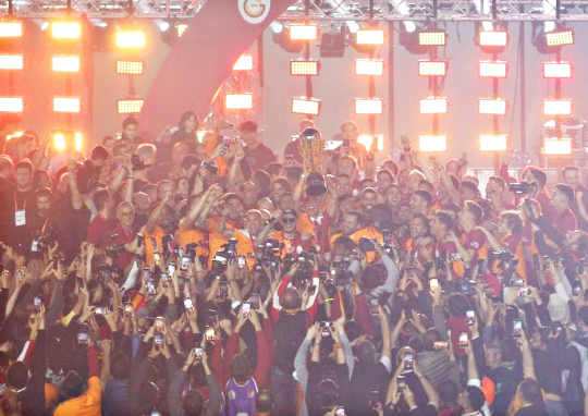 Foto - Şampiyonlar Ligi için öyle bir yıldız geliyor ki... Tam isabet!