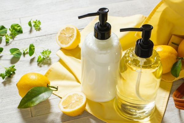 Foto - Şampuana biraz ekleyin, dökülmeyi, kelliği unutun! Olacak şey değil! Bu formül hapaz hapaz saç çıkarıyor