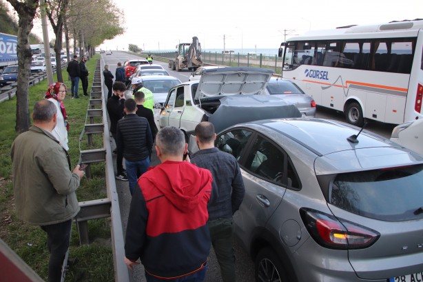 Foto - Samsun'da 7 otomobil birbirine girdi