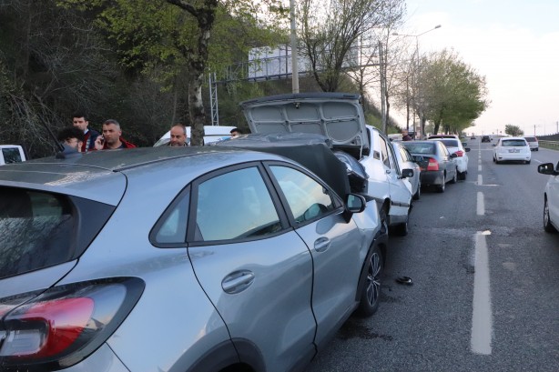 Foto - Samsun'da 7 otomobil birbirine girdi