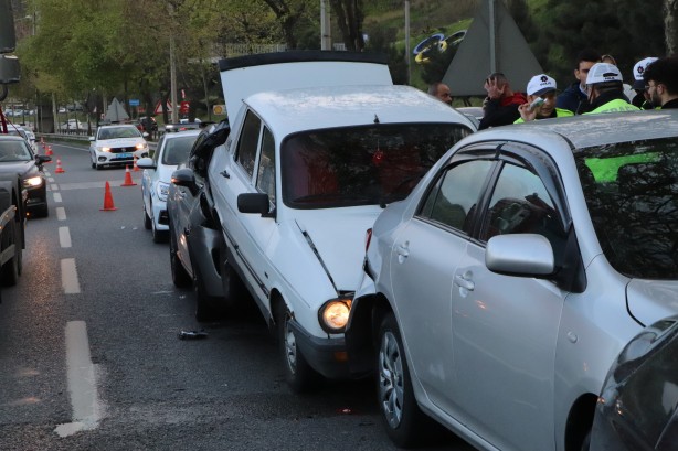 Foto - Samsun'da 7 otomobil birbirine girdi