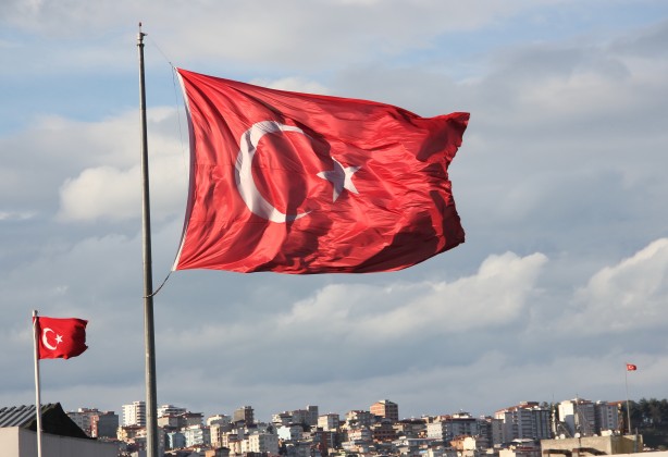 Foto - Samsun'da fırtına dehşeti! Kırılan dal anne ve çocuklarının üzerine düştü