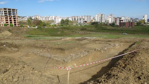 Foto - Samsun'da konut inşaatı için arazisini kazdırdı gördüklerine inanamadı hepsi Helenistik döneme ait