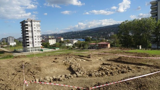 Foto - Samsun'da konut inşaatı için arazisini kazdırdı gördüklerine inanamadı hepsi Helenistik döneme ait