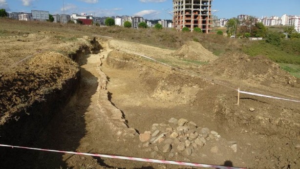 Foto - Samsun'da konut inşaatı için arazisini kazdırdı gördüklerine inanamadı hepsi Helenistik döneme ait