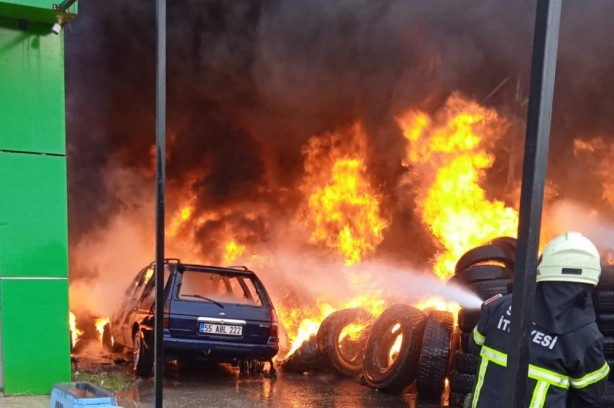 Foto - Samsun'da korkutan yangın!
