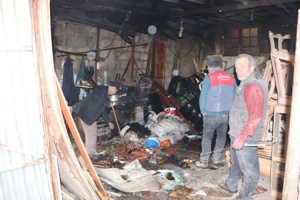 Foto - Samsun'da panik! Soba patladı