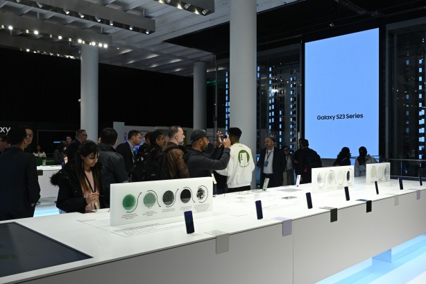 Samsung Galaxy S23 serisini tanıttı! İşte fiyatı