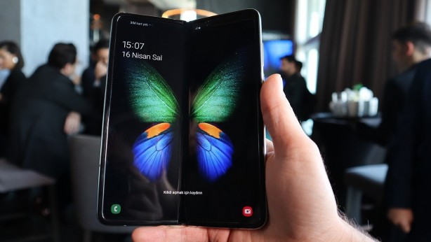 Foto - Samsung katlanabilir telefonla rakiplerini sarsmaya hazırlanıyor