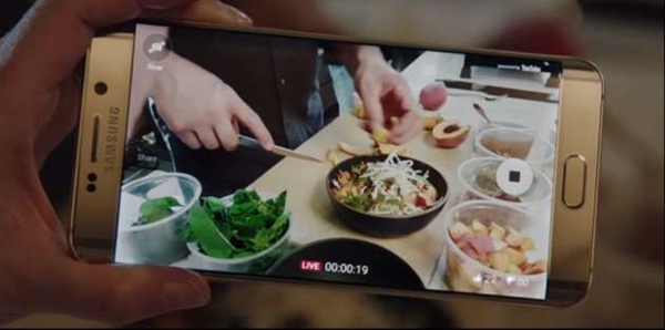 Foto - Samsung kavisli dev telefonunu tanıttı