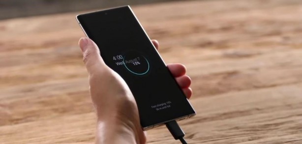 Samsung kullanıcıları dikkat! Bu güncelleme şarjınızı tüketebilir