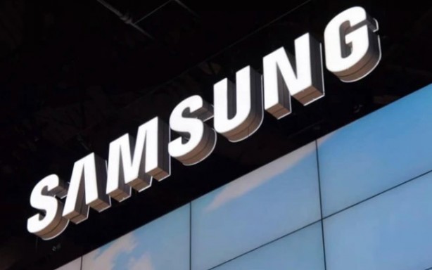 Foto - Samsung kullanıcılarını çıldırtan hatayı çözüyor! Parmak...!