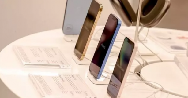 Foto - Samsung'dan Apple'ı kızdıracak hamle!