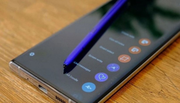 Foto - Samsung’tan şarj problemine çözüm! Yeni ekran büyük fark yaratacak