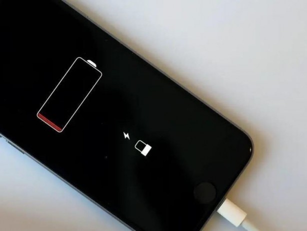 Samsung’tan şarj problemine çözüm! Yeni ekran büyük fark yaratacak