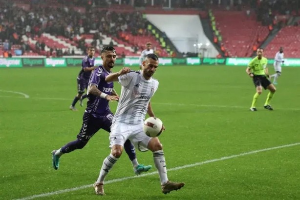 Foto - Samsunspor maçındaki penaltı kararı çok konuşuldu! Beşiktaş’ın kazandığı penaltı tartışıldı