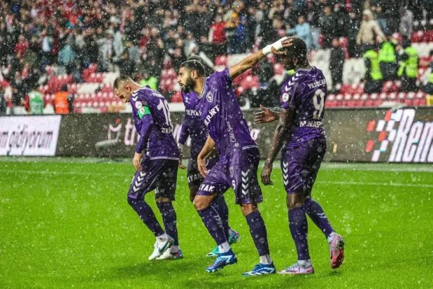 Foto - Samsunspor maçındaki penaltı kararı çok konuşuldu! Beşiktaş’ın kazandığı penaltı tartışıldı