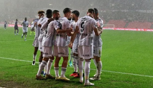 Foto - Samsunspor maçındaki penaltı kararı çok konuşuldu! Beşiktaş’ın kazandığı penaltı tartışıldı