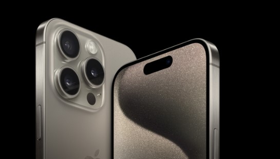 Foto - Samsun'un modeli İphone 15'i solladı!