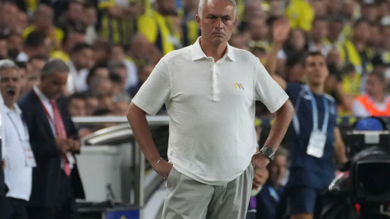 Foto - Sana rahat yok artık aşağılık herif! Demek Fenerbahçe’ye gelmek hataydı öyle mi? Portekiz’de ilk maçına çıktı…