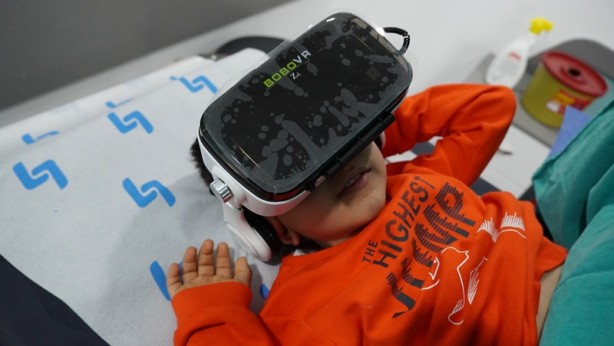 Foto - Sanal gerçeklik gözlüğüyle sünnet oldular