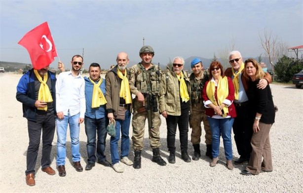 Foto - Sanatçılar Mehmetçik'e destek için sınırda