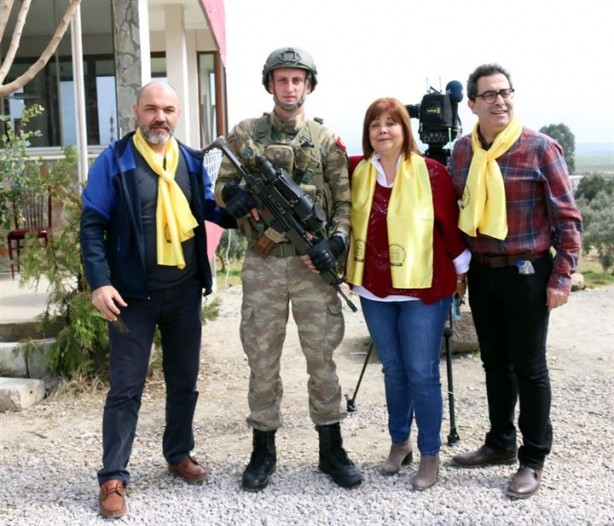 Foto - Sanatçılar Mehmetçik'e destek için sınırda