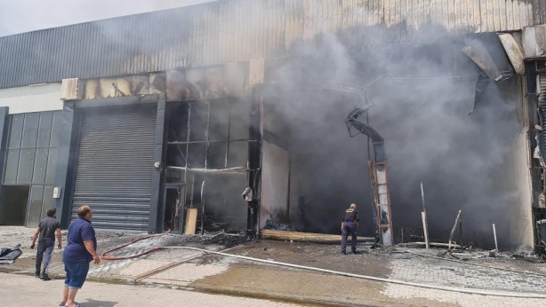 Sanayi bölgesinde korkutan yangın