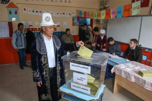 Foto - Sandık başında renkli görüntüler!