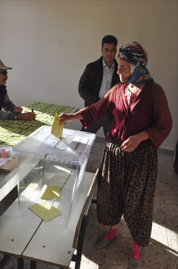 Foto - Sandık başında renkli görüntüler!